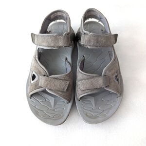 Kahuna 4 Strap Women's Sandals Gray size 7